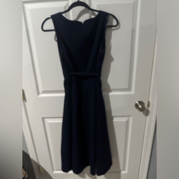 Calvin Klein Dress Women's Sz 6 Navy Blue V-Neck A-Line Sleeveless Belt - Picture 4 of 4
